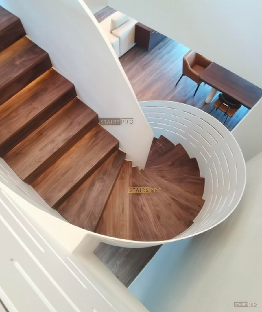 Curved staircase with solid hardwood treads Curved staircase with solid hardwood treads